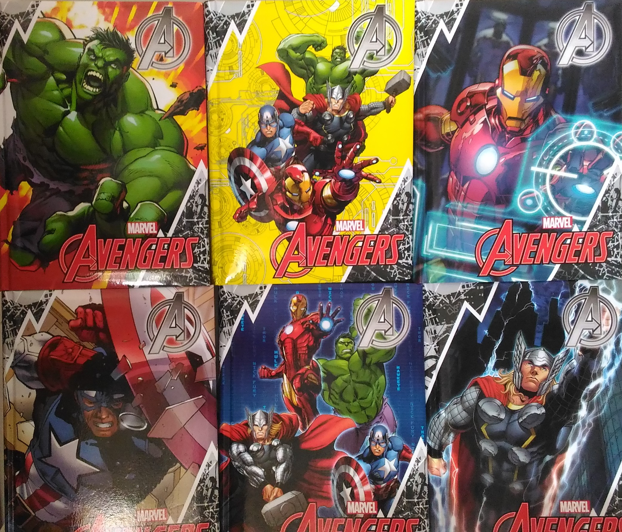 400dc001fcf91596ad9c2477d2a4e925 Avengers Assemble Team Diario Standard 10 mesi - immagine 1